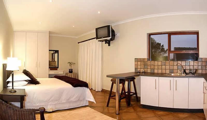 Lalapanzi Guest Lodge Port Elizabeth Exterior photo