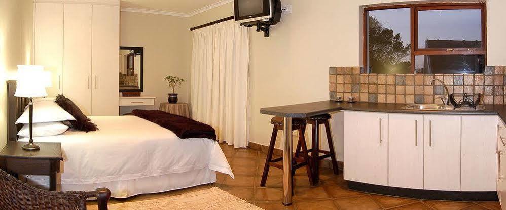 Lalapanzi Guest Lodge Port Elizabeth Exterior photo