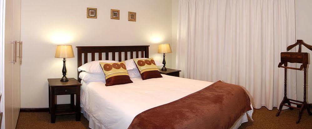 Lalapanzi Guest Lodge Port Elizabeth Exterior photo